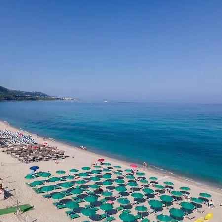Villaggio Emmesse Holiday home *